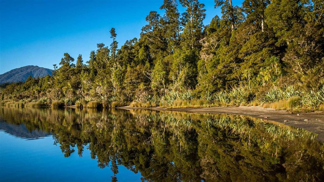 lake-paringa-1920 Lake Paringa